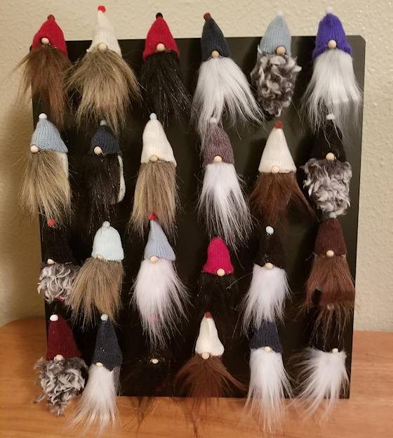 small round wooden balls for crafting gnome noses